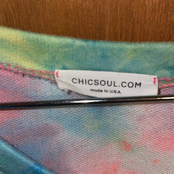 •CHICSOUL.COM•TIE-DYE SHORT SLEEVE V-NECK TOP. SIZE 3X EUC - Picture 5 of 7